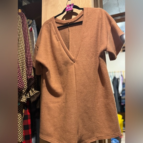 NWT - BUCKETLIST Oversized Tan/Brown Romper - Picture 6 of 8